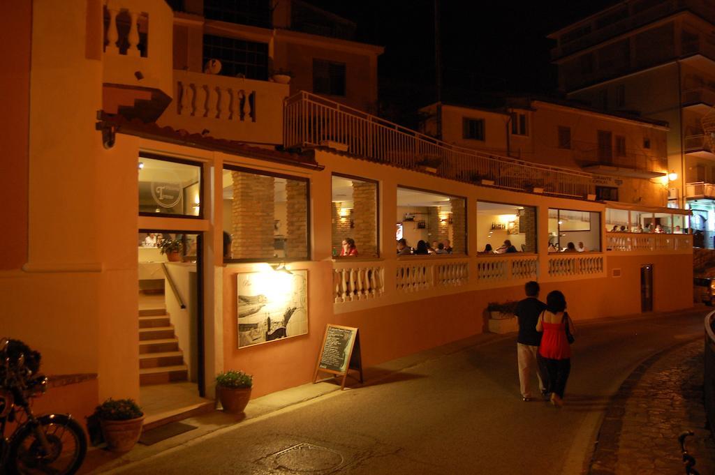 Albergo Tirreno Marina di Camerota Exterior photo
